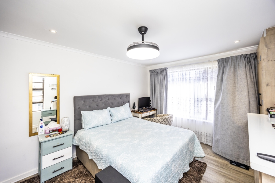 5 Bedroom Property for Sale in Gonubie Eastern Cape
